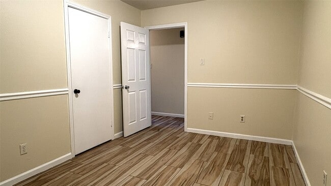 Building Photo - 13631 Greenway Dr