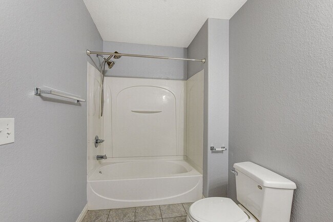Building Photo - 3909 Sweet Pine St