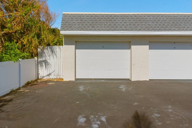 Building Photo - 555 Fillmore Ave