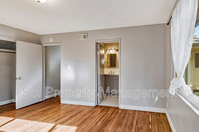 Building Photo - 1401 Laurent St