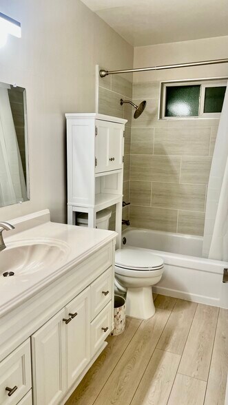 Building Photo - 8985 Alcosta Blvd