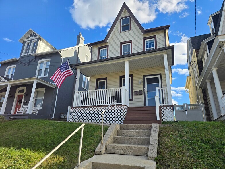 Primary Photo - 362 1st Ave