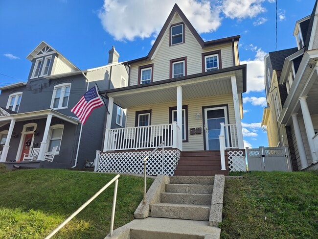 Building Photo - 362 1st Ave