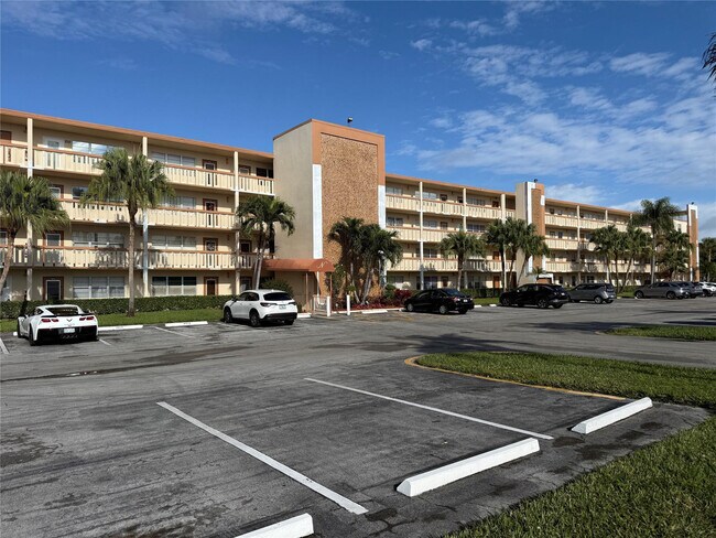 Building Photo - 2017 Newcastle A