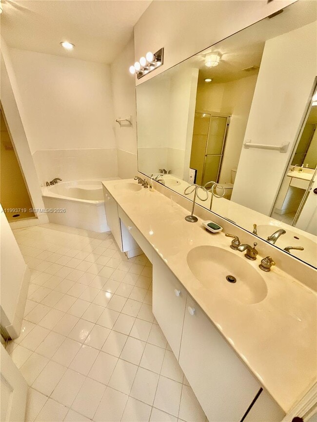 Building Photo - 5628 NW 113th Ave