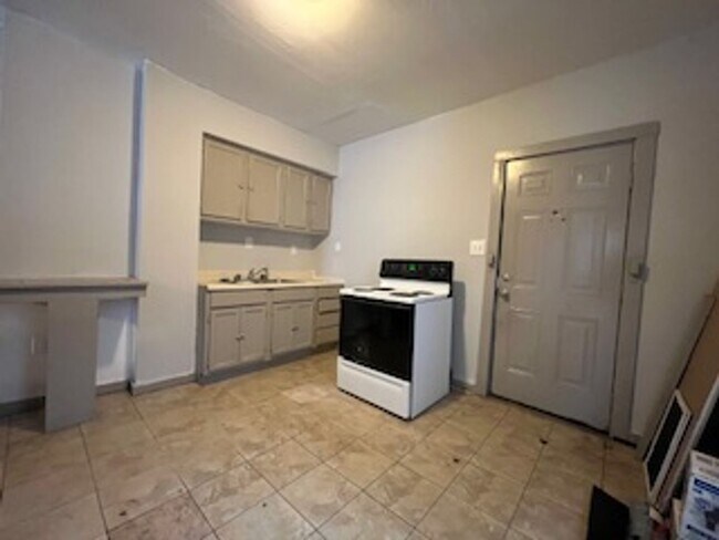 Building Photo - 1808-1810 S 6th St