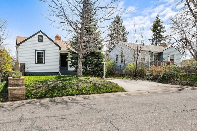 Building Photo - Updated 3-Bedroom, 2-Bath Home in the Heart of Englewood - Available Now!