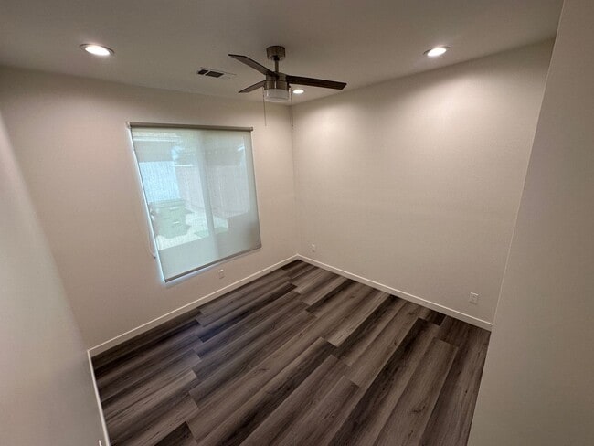 Building Photo - Spacious 3bd/2ba detached REAR home/unit in Lake Balboa!