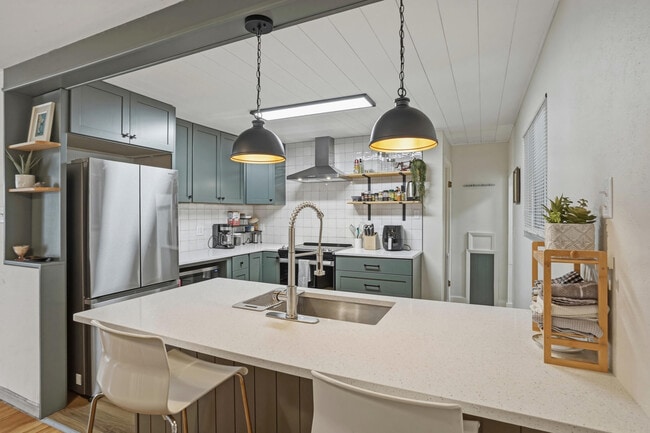 Building Photo - 208 Westridge Dr