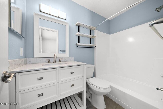 Building Photo - 6504 N Lagoon Dr