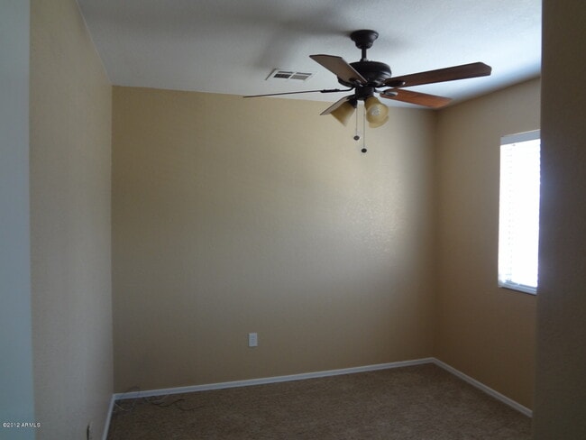 Building Photo - 1576 E Windsor Dr