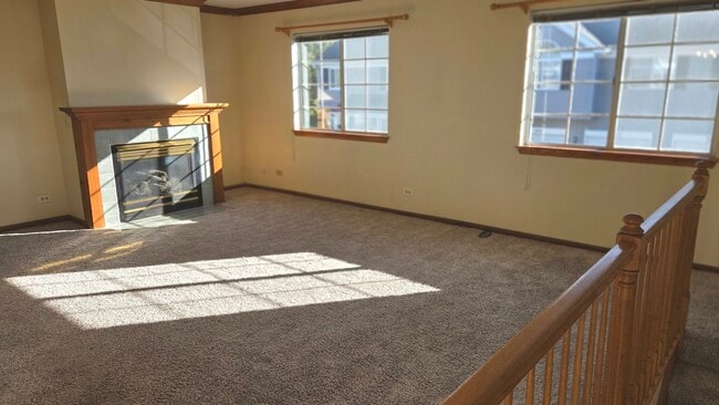 Building Photo - 427 Village Creek Dr