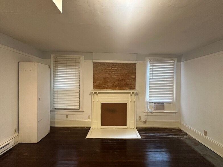 Building Photo - 871 Mulberry St