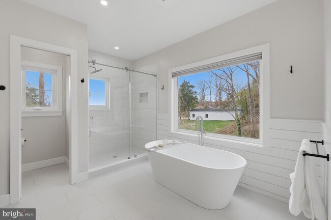 Building Photo - 1304 Gahant Rd