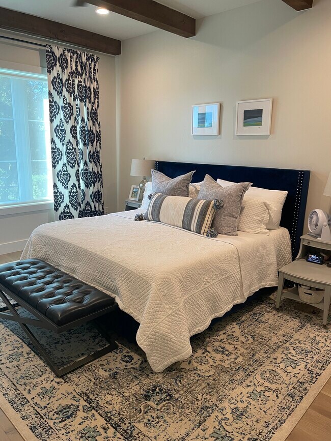 Primary Bedroom - 19601 Flying J Blvd