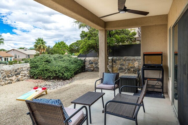 Building Photo - 2711 Sunrise Point Rd