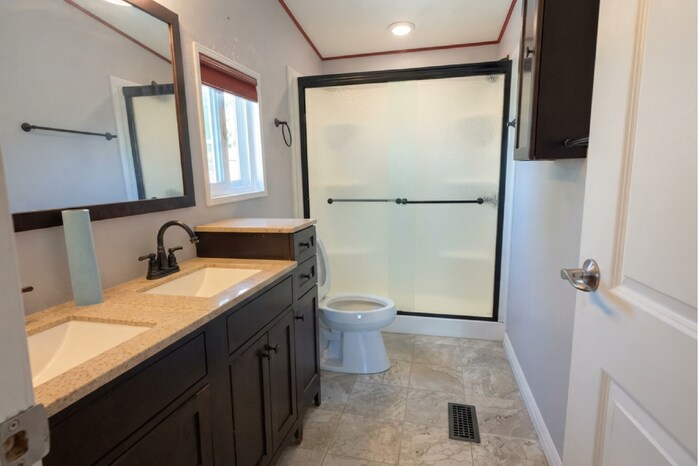 Building Photo - 10644 W Rosemead Dr