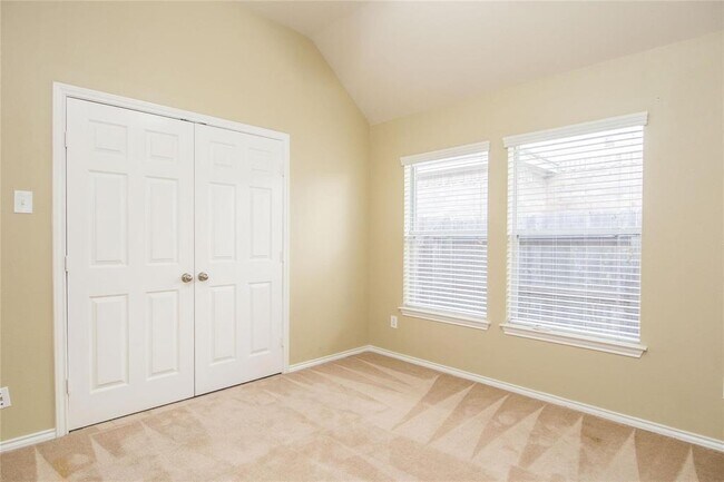 Building Photo - 8847 Distant Woods Dr