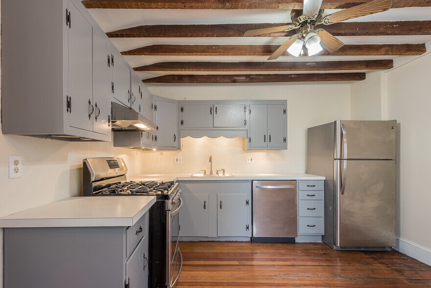 Building Photo - 239 Dean St