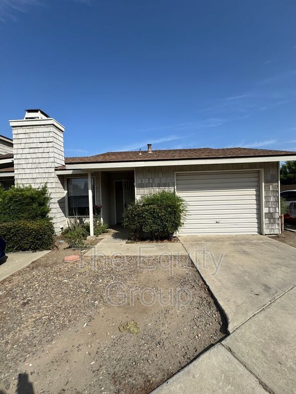Primary Photo - 4304 W Douglas Ave