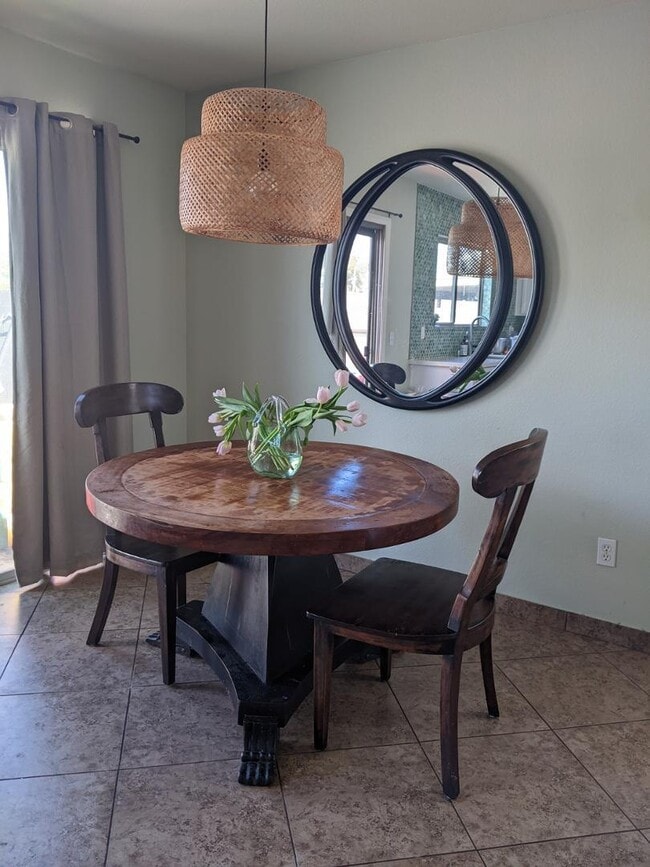 Building Photo - 1070 E Appaloosa Rd