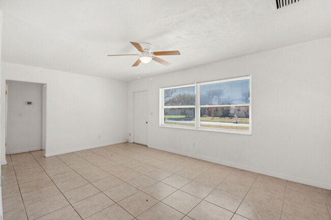 Building Photo - 480 Falmouth Ave