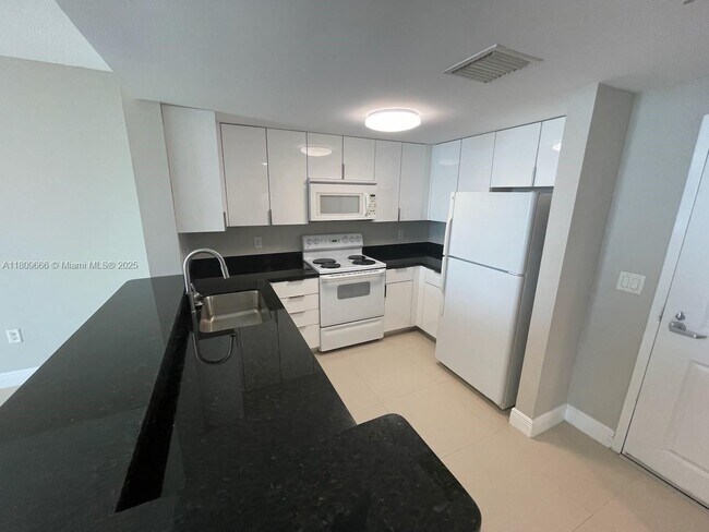Building Photo - 1250 S Miami Ave