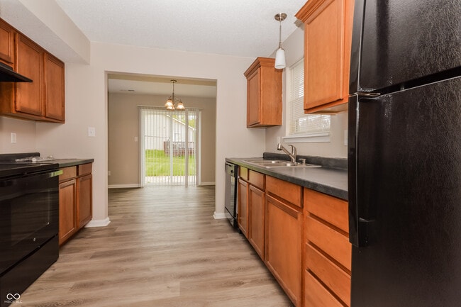 Building Photo - 536 New Moon St