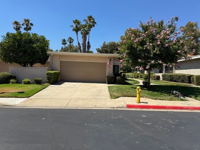 Primary Photo - Single story 3 bed 2 bath in gated communi...