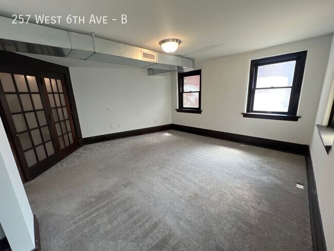 Building Photo - 257 W 6th Ave