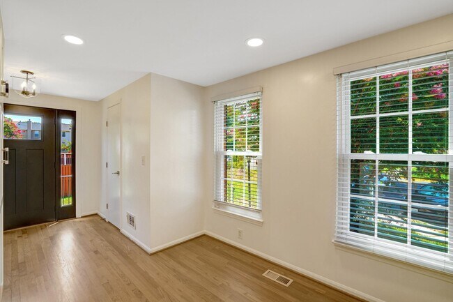 Building Photo - 6063 Hydrangea Dr