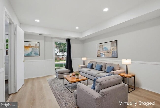 Building Photo - 7739 Tiverton Dr