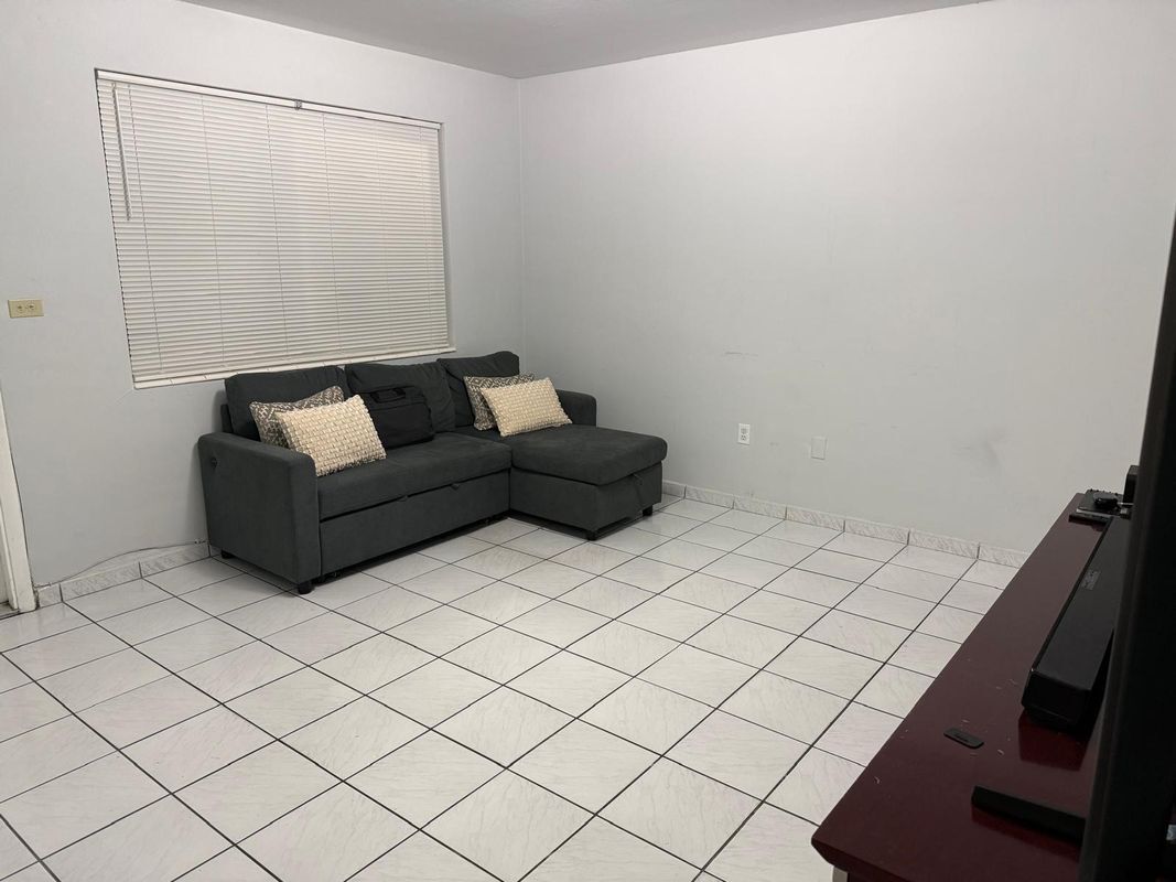 Building Photo - 2734 NW 16th Terrace