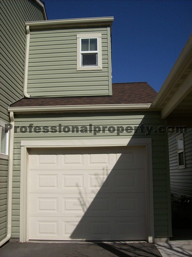 Building Photo - FOU1242