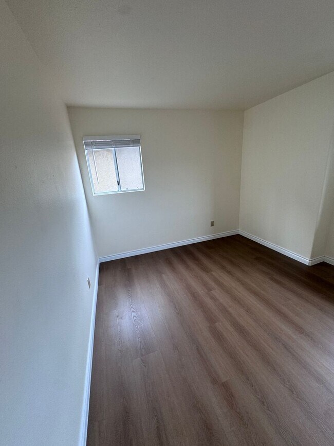 Building Photo - Spacious La Jolla Home in Gated Community