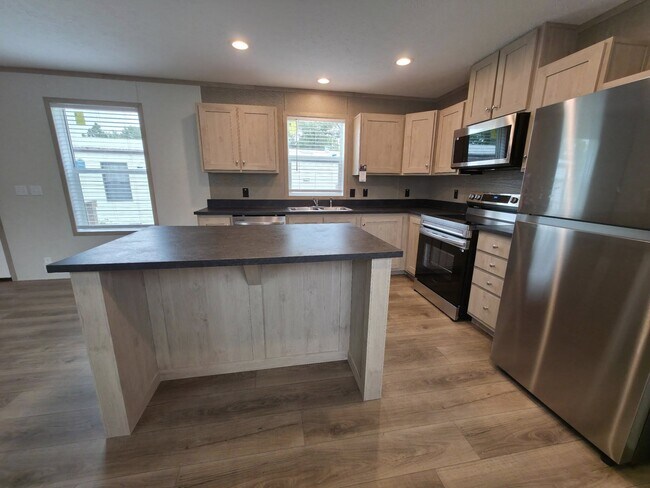 Building Photo - 1312 W Harbour Unit 160