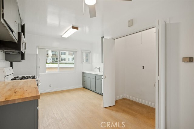 Building Photo - 740 W 27th St