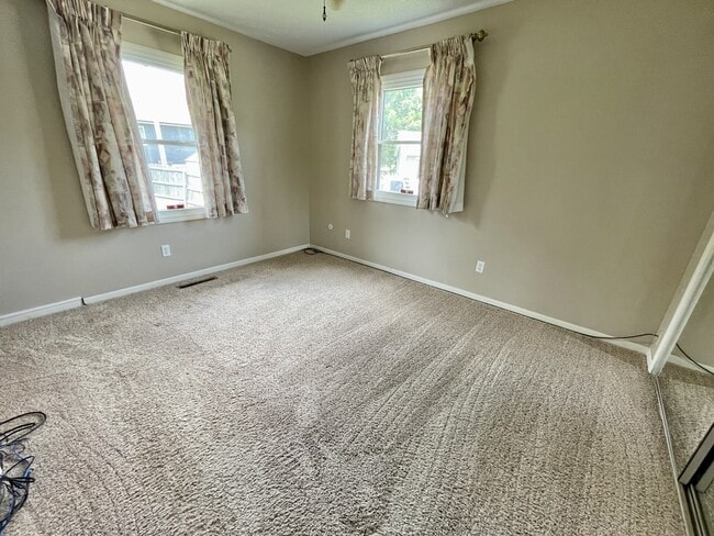 Building Photo - 105 Colony Dr