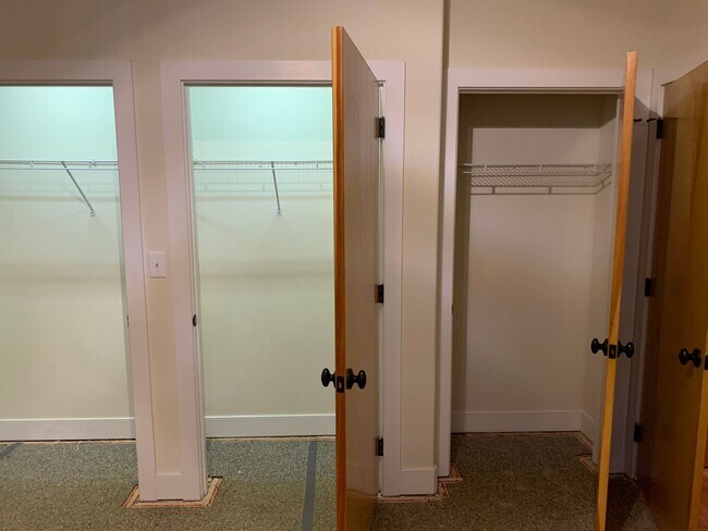 Building Photo - Beautiful 2 Bedroom Available in Manayunk