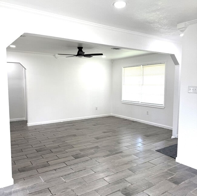 Building Photo - 3790 Le Bleu St