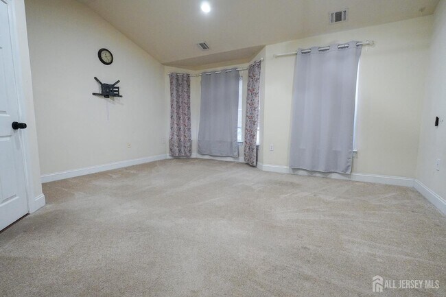 Building Photo - 456 Hancock St