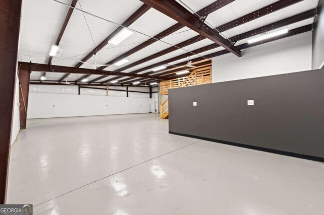 Building Photo - 221 Columbus Dr
