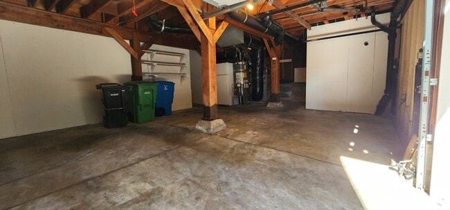 Building Photo - Midtown Terrace Home 2 Bedroom + Bonus Room