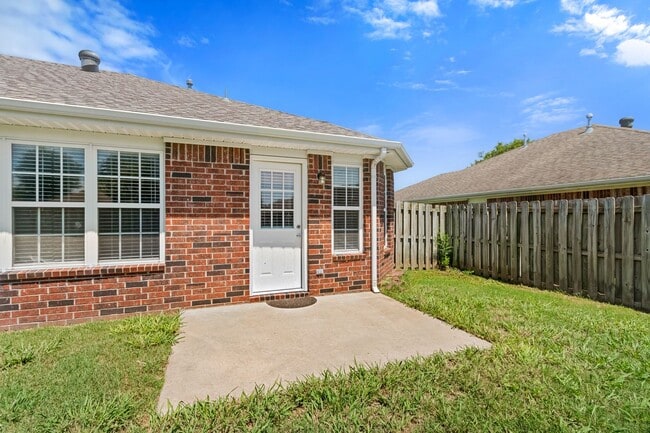 Building Photo - Great Location 3 Bedroom in Bentonville!