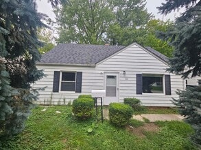 Building Photo - 368 E 232nd St