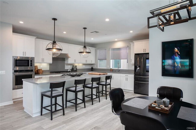 Building Photo - 614 Malibu