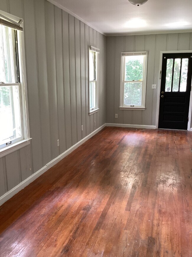 Building Photo - 2404 Whitesburg Dr