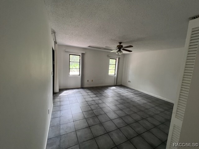 Building Photo - 100 Chinaberry Cir
