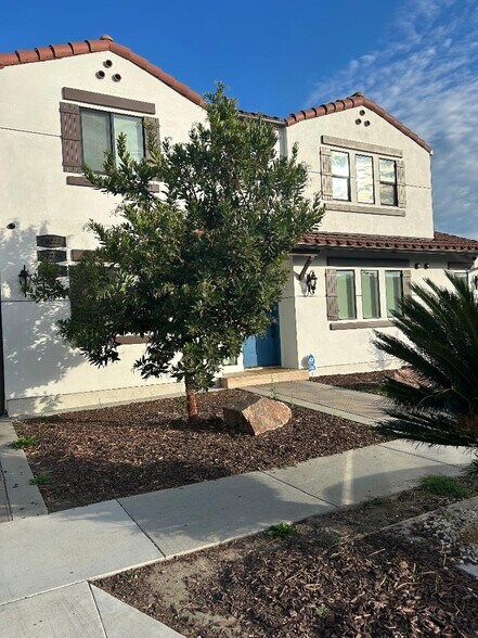 Building Photo - 10224 La Reina Ave