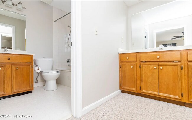 Building Photo - 810 Locust Pointe Pl